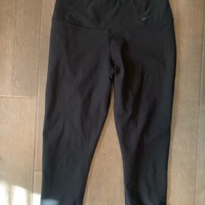 Nike cropped leggings